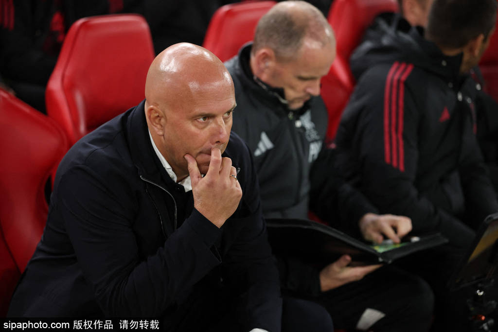 罗马诺：利物浦对斯洛特充满信心 完全没有换帅的想法